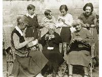 'La Ronde' - 'Groupe4' - 'Francois,-Antoinette,-Madel'